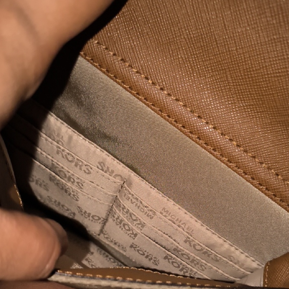 Michael Kors | Tan and Cream Tote Bag - Picture 2 of 7